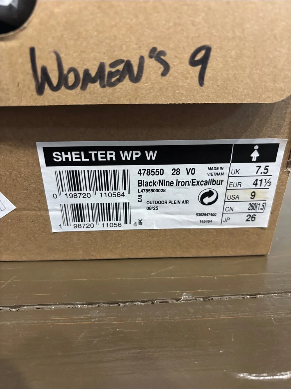 Salomon Men's shelter waterproof boot black size 9 new with box and no smoking
